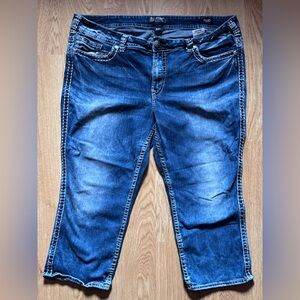 Silver Suki Mid-Capri Blue Jeans Size 24